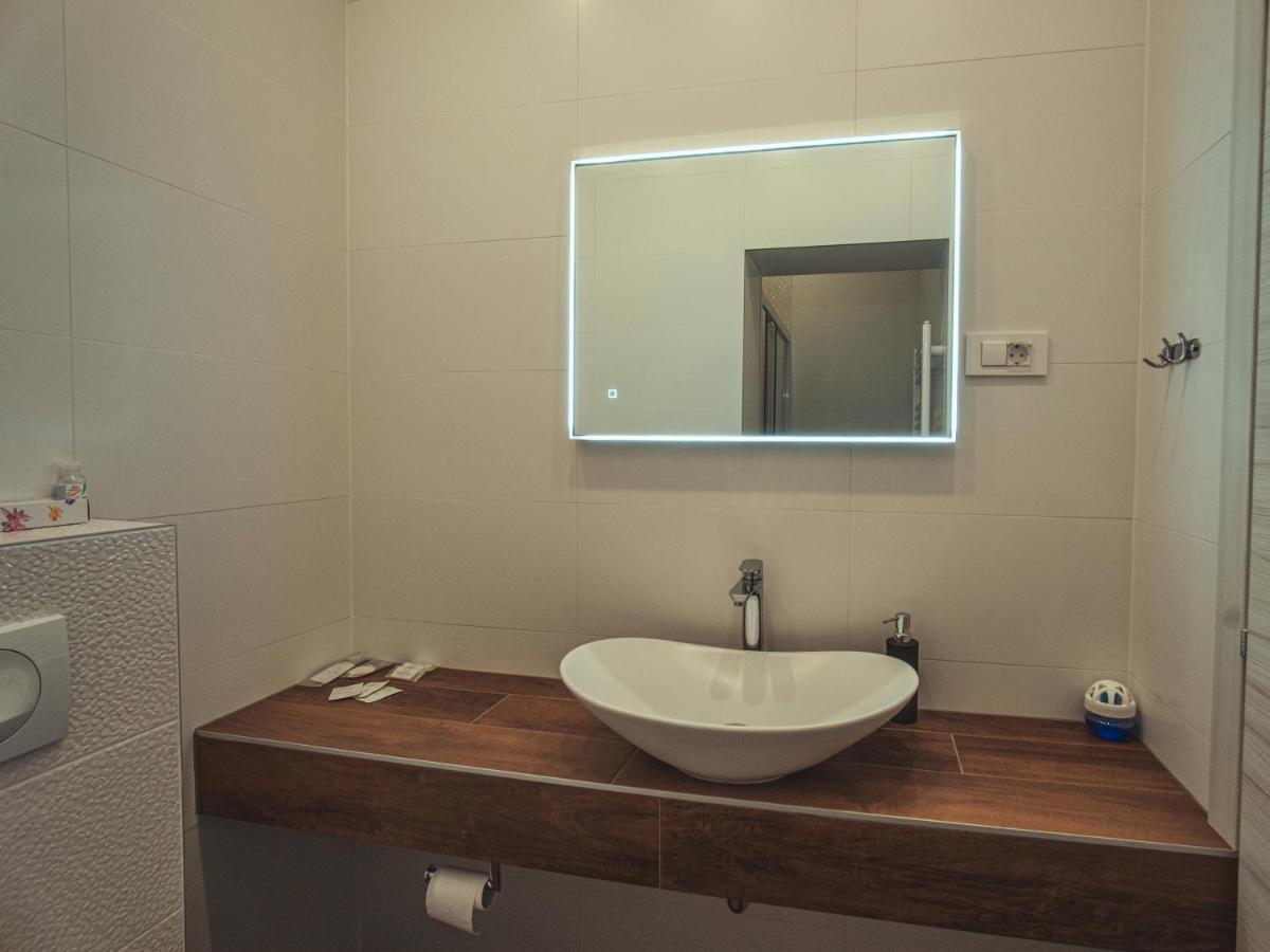 Apartmani Infinity Osijek Zewnętrze zdjęcie